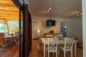 Mobile Home Rock Samphire 2