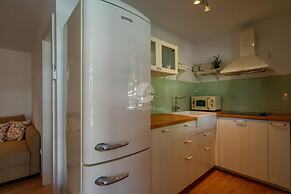 Mobile Home Rock Samphire 2