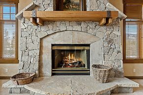 Keystone Gulch 1688 5 Bedroom Estate by RedAwning