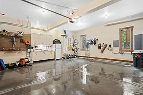 Keystone Gulch 1688 5 Bedroom Estate by RedAwning