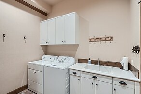 Keystone Gulch 1688 5 Bedroom Estate by RedAwning