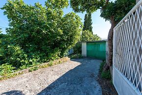 Art Apartment Nearby the sea