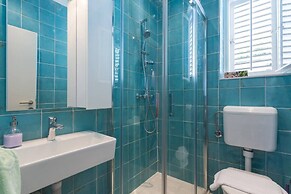 Art Apartment Nearby the sea