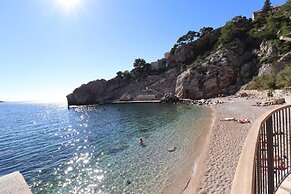 Art Apartment Nearby the sea