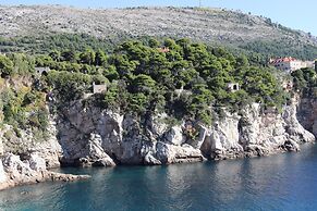 Art Apartment Nearby the sea