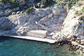 Art Apartment Nearby the sea