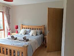 Immaculate 3-bed House With Private Secure Garden