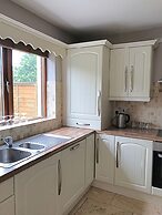 Immaculate 3-bed House With Private Secure Garden