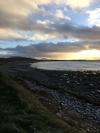 Immaculate 3-bed House With Private Secure Garden