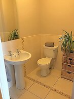 Immaculate 3-bed House With Private Secure Garden