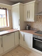 Immaculate 3-bed House With Private Secure Garden