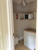 Immaculate 3-bed House With Private Secure Garden