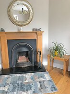 Immaculate 3-bed House With Private Secure Garden