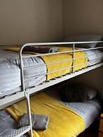 Immaculate 3-bed House With Private Secure Garden