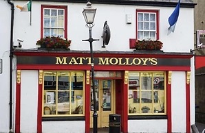 Immaculate 3-bed House With Private Secure Garden