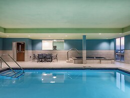 Holiday Inn Express And Suites Watertown by IHG