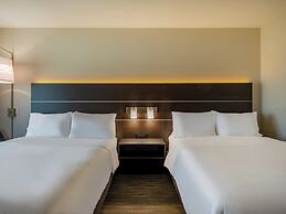 Holiday Inn Express And Suites Watertown by IHG