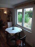 Charming 2-bed House in Sesimbra