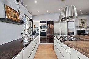 Luxurious Large Home, Perfect for Your Group