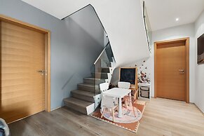 Luxurious Large Home, Perfect for Your Group