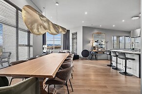 Luxurious Large Home, Perfect for Your Group