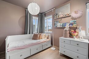 Luxurious Large Home, Perfect for Your Group