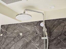 MONday Apart Premium GINZA SHINTOMICHO