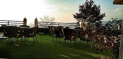 Hotel Harmony Blue Mcleodganj, Dharamshala