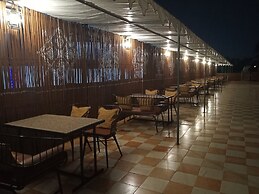 Hotel City Square by KeyMagics