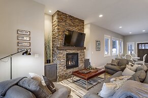 Willows At Grand Park 4 Bedroom Home by RedAwning