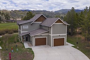 Willows At Grand Park 4 Bedroom Home by RedAwning