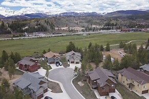 Willows At Grand Park 4 Bedroom Home by RedAwning