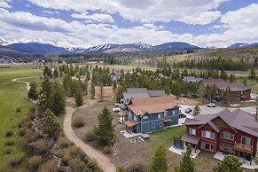 Willows At Grand Park 4 Bedroom Home by RedAwning