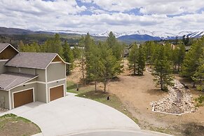 Willows At Grand Park 4 Bedroom Home by RedAwning