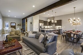 Willows At Grand Park 4 Bedroom Home by RedAwning