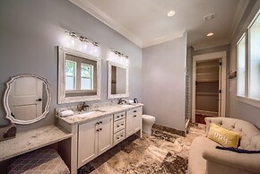 River Repose Rr 7134 4 Bedroom Home by RedAwning