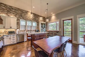 River Repose Rr 7134 4 Bedroom Home by RedAwning