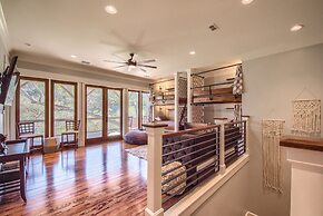 River Repose Rr 7134 4 Bedroom Home by RedAwning