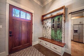 River Repose Rr 7134 4 Bedroom Home by RedAwning