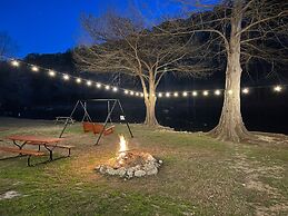 River Repose Rr 7134 4 Bedroom Home by RedAwning