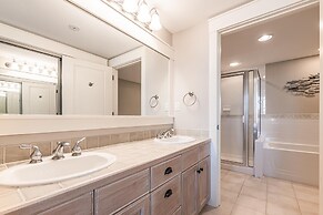 Market Street Inn 444