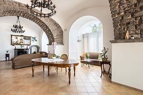 Elegant Sorrento Coast Villa with Pool and Tennis Court