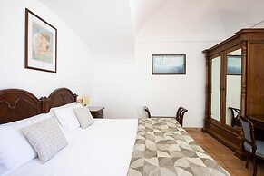 Elegant Sorrento Coast Villa with Pool and Tennis Court