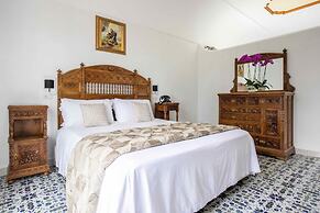 Elegant Sorrento Coast Villa with Pool and Tennis Court