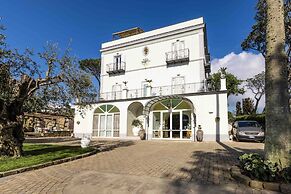 Elegant Sorrento Coast Villa with Pool and Tennis Court