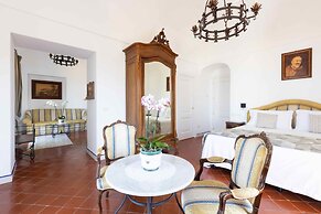 Elegant Sorrento Coast Villa with Pool and Tennis Court