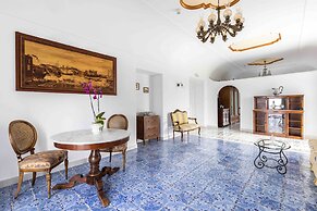 Elegant Sorrento Coast Villa with Pool and Tennis Court