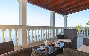 House Green Side Sunset