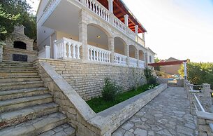 House Green Side Sunset