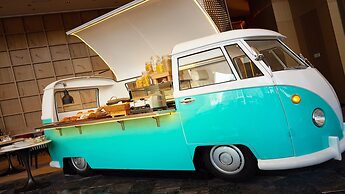 Holiday Inn Shanghai Nanjing Road by IHG